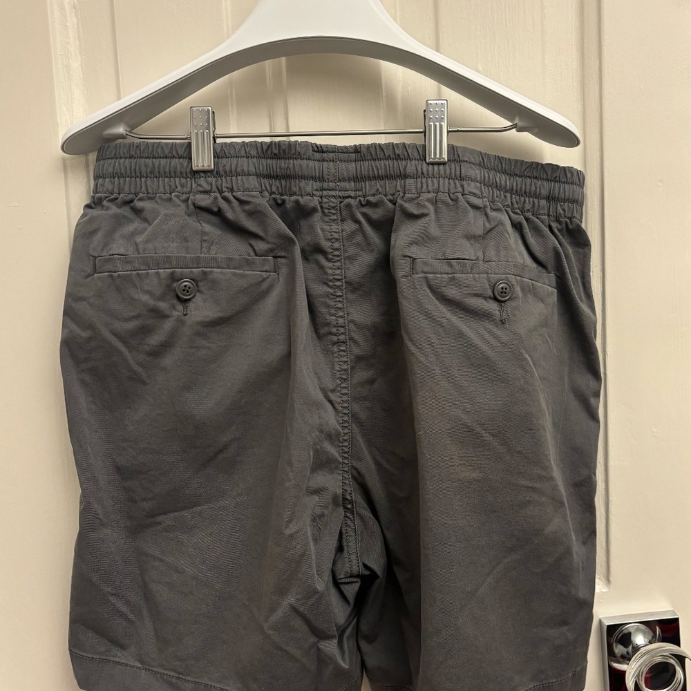 J Crew Shorts Men’s M Gray Re-Imagined 6.25" Inseam - Picture 2 of 3